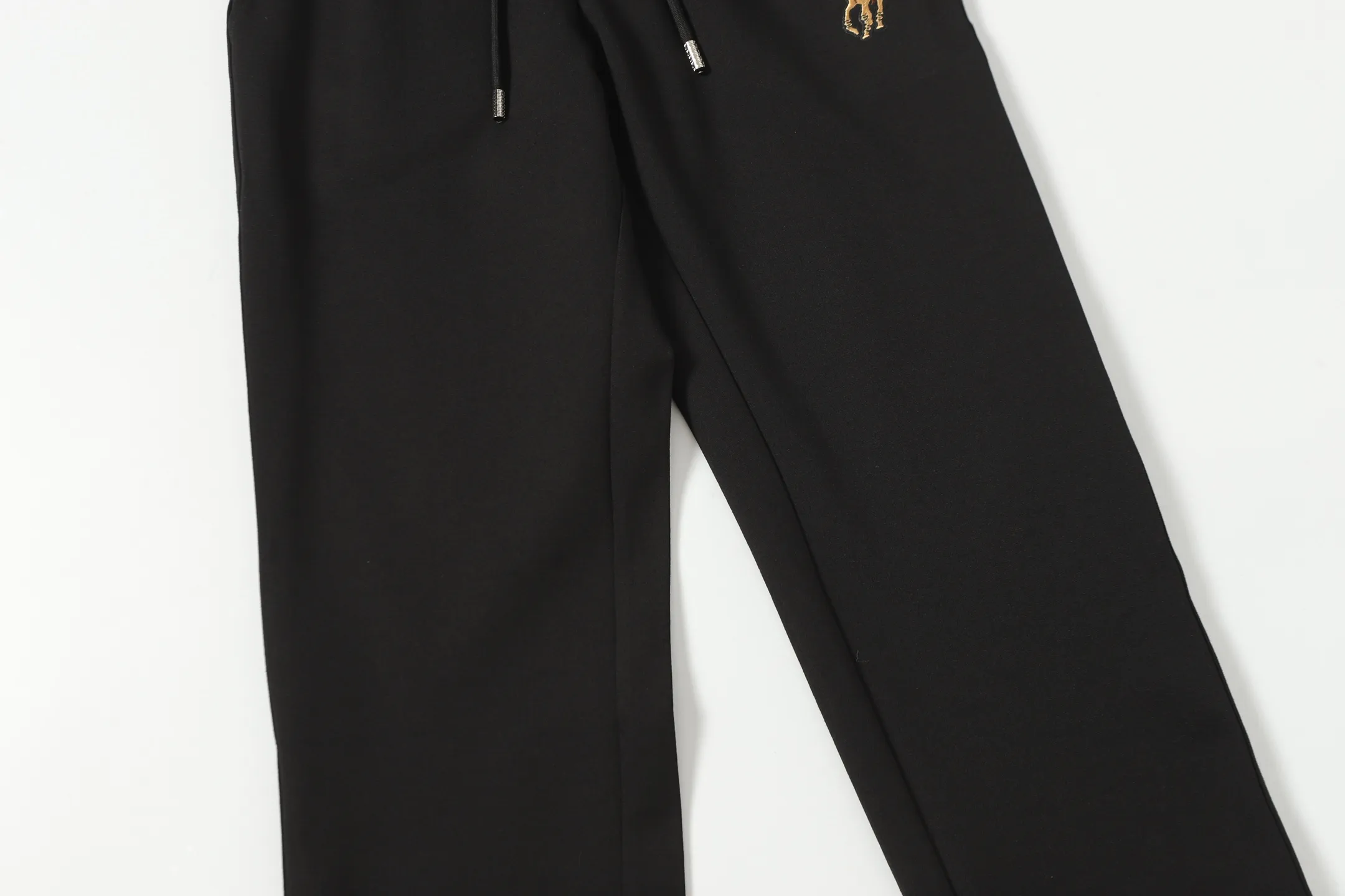 P260 🔥50ss new product Paul Ralph Lauren shorts, original counter casual, with knitting, luxury classic brand original LOGO accessories, best-selling counter, very comfortable to wear, low-key yet luxurious, very classy to wear. Needless to say, the trousers style and tailoring, the upper body is exquisite and vivid👍High-end first-class top quality materials, truly palace-level casual pants, made of Turkish cotton ✂️The quality is outstanding. After heavy washing, the pants are very soft and not picky. The upper body is absolutely stylish and extremely luxurious. Size: S.M.L.XL.XXL